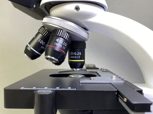 microscópio biológico do monocular 1000X com opções de polarização do campo escuro