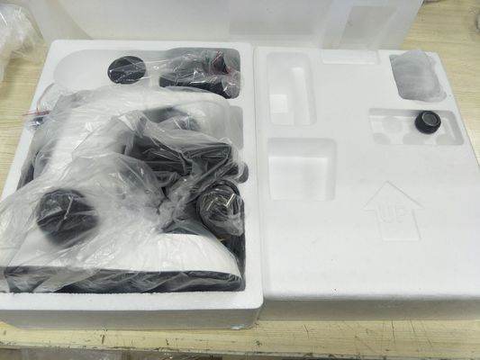O estilo da gota integrou o tipo binocular do microscópio biológico do laboratório
